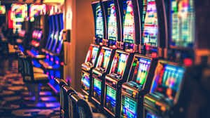 Bangladesh adults exploring bet777 Game Lobby across different game interests